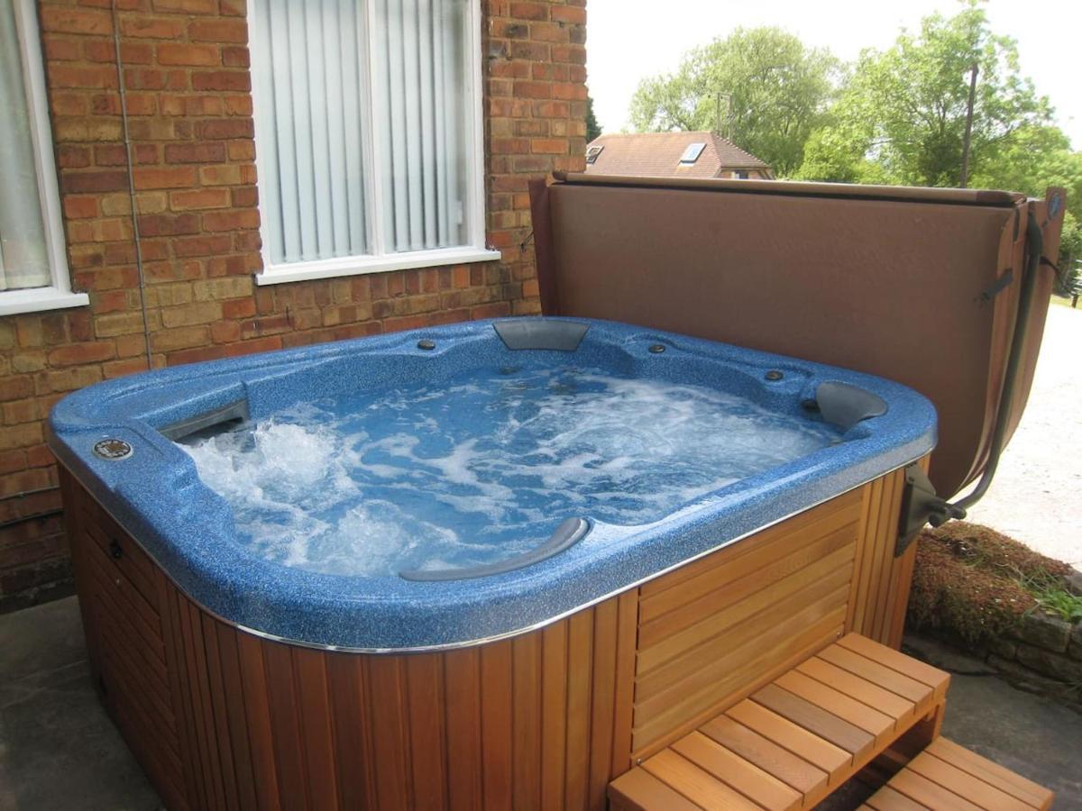 Arden Hill Farmhouse - Hot Tub, Snooker Table, Sleeps 16 Stratford-upon-Avon Buitenkant foto