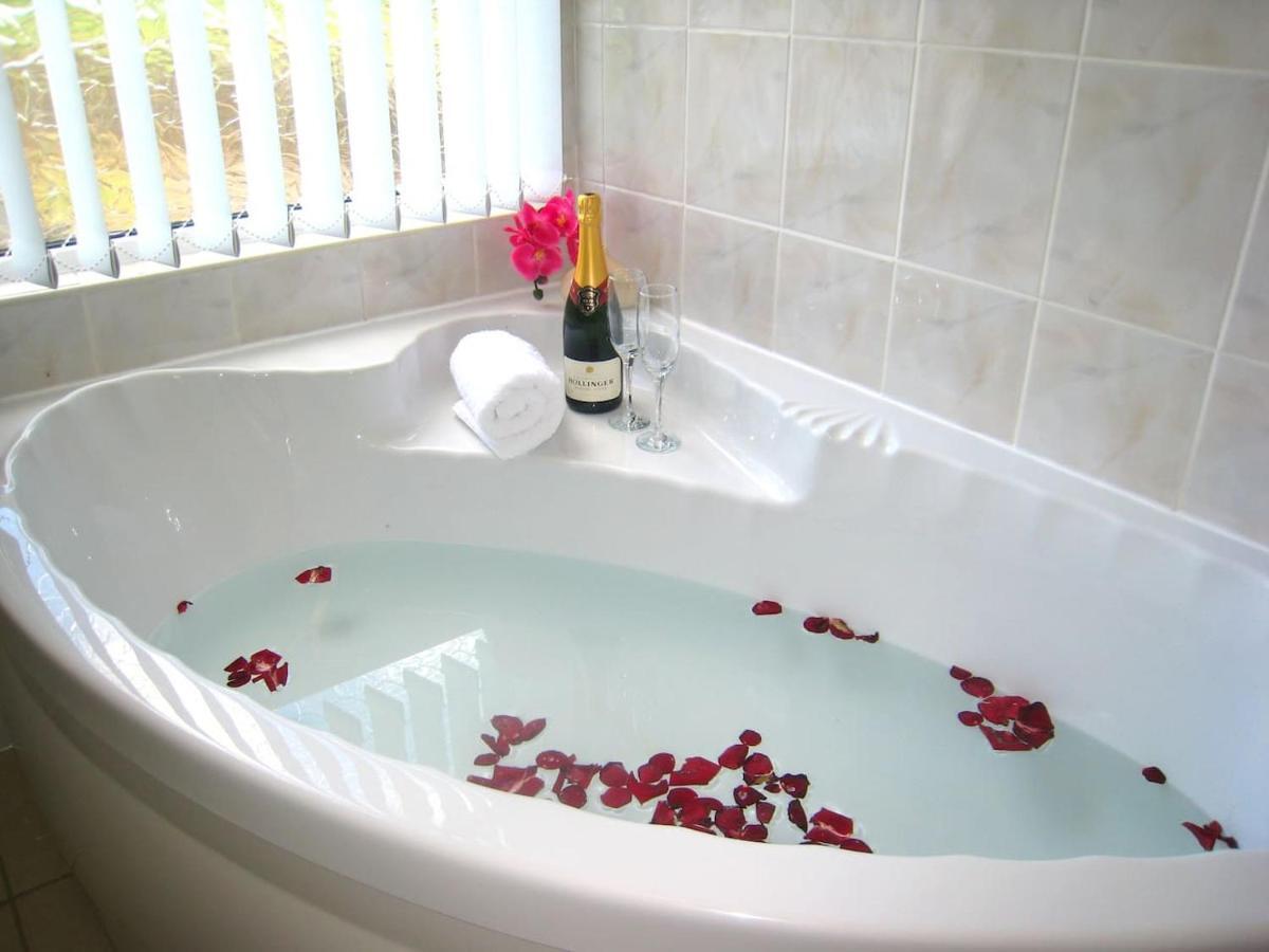 Arden Hill Farmhouse - Hot Tub, Snooker Table, Sleeps 16 Stratford-upon-Avon Buitenkant foto